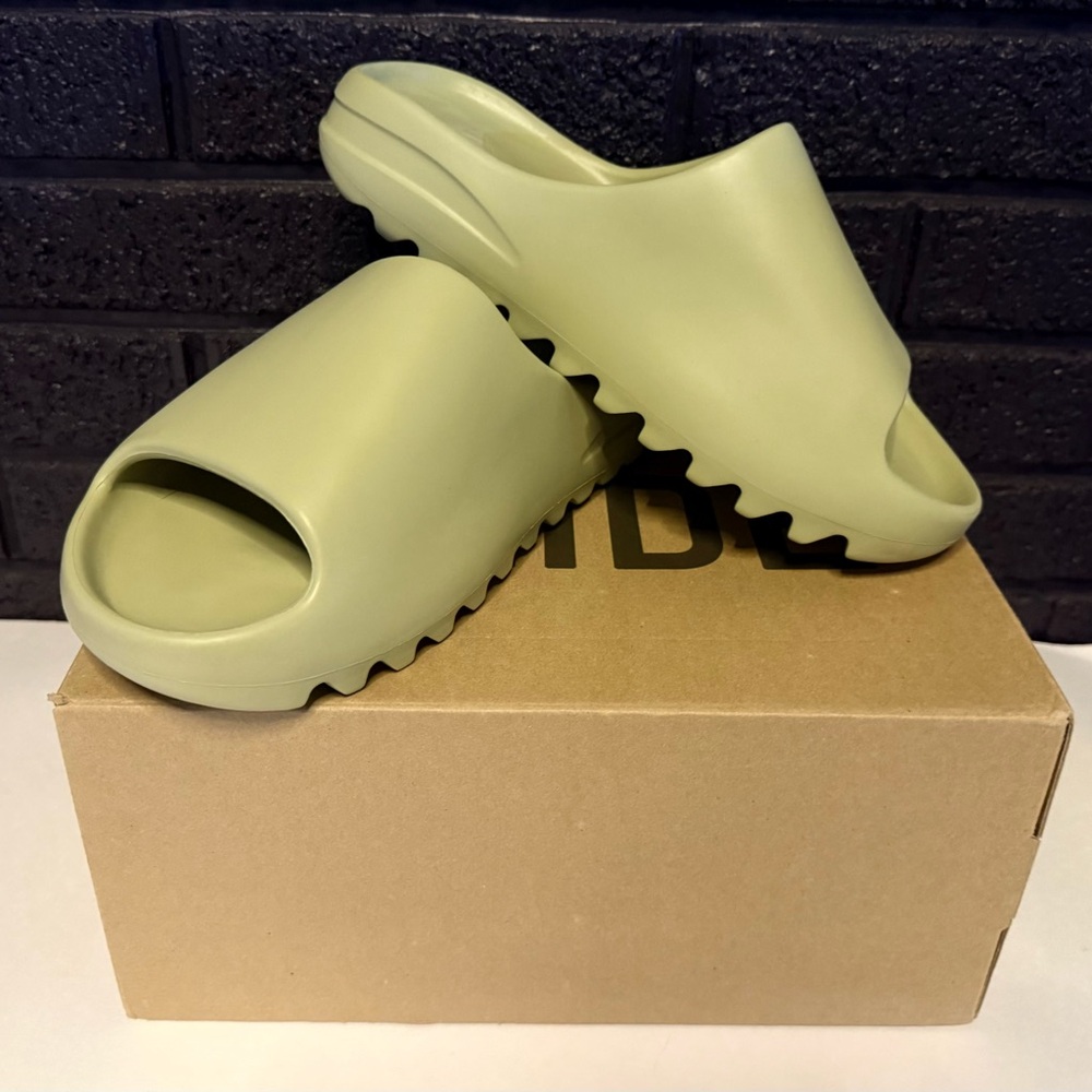 Adidas Yeezy Slide ~ Resin ~ FX0494 M 9/W10
